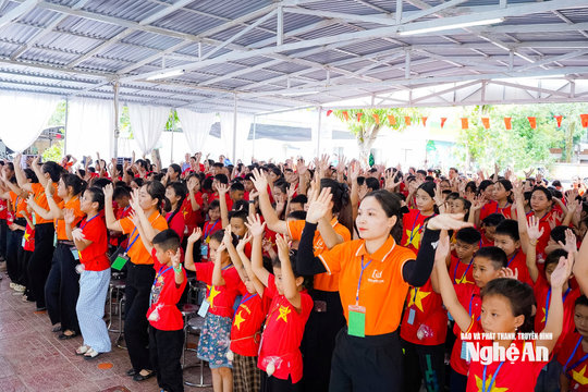 Nghệ An khai mạc Trại hè "Nâng cánh ước mơ"