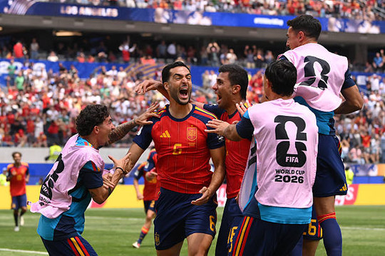 Tây Ban Nha vào bán kết World Cup 2026: Bi kịch của Senne Lammens và cái duyên của Mikel Merino