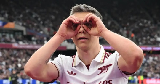 Arsenal bán Leandro Trossard cho Besiktas: 17 triệu bảng và bài toán thực dụng