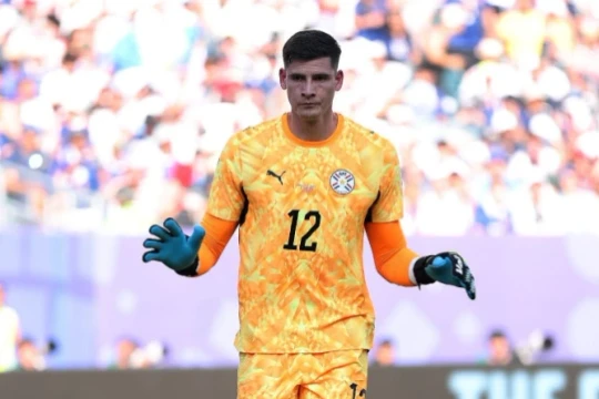 Man Utd theo đuổi Orlando Gill: 'Bức tường thép' Paraguay với mức phí 5,2 triệu bảng