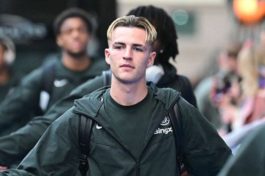 Chelsea gia hạn kỷ lục với Jesse Derry đến năm 2032 và gửi sang Sporting Lisbon