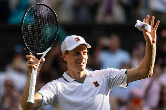 Jannik Sinner khuất phục Novak Djokovic, hẹn Alexander Zverev tại chung kết Wimbledon 2026