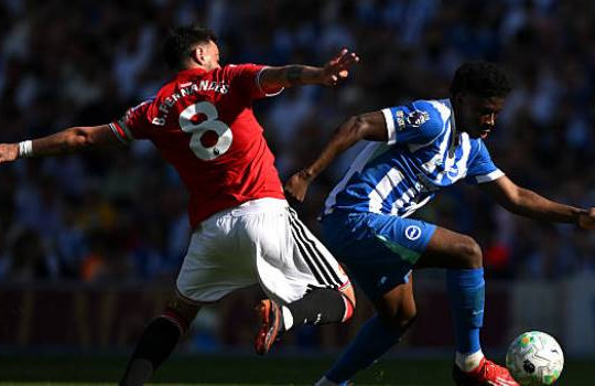 Manchester United tái khởi động thương vụ Carlos Baleba: Brighton hét giá 100 triệu bảng