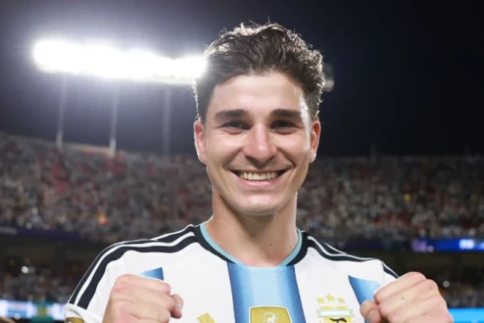 Chuyển nhượng sáng 13/7: Arsenal dồn lực chiêu mộ Julian Alvarez, Pep Guardiola được tuyển Ý săn đón