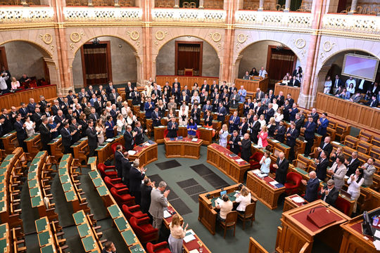 Hungary sửa đổi hiến pháp, mở đường bãi nhiệm Tổng thống thân cựu Thủ tướng Orban