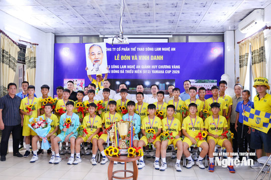U13 Sông Lam Nghệ An nhận thưởng lớn sau chức vô địch toàn quốc