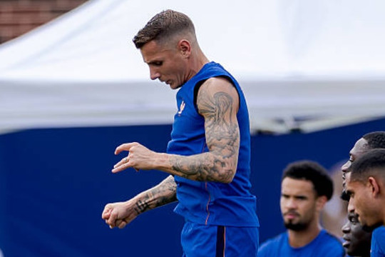 PSG tái hợp Lucas Digne: Nước đi khôn ngoan với giá 10 triệu euro