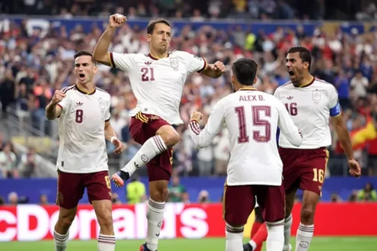 Tây Ban Nha đánh bại Pháp 2-0: Bản lĩnh La Roja và sự sụp đổ của Les Bleus