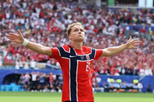 Andreas Schjelderup: 'Viên ngọc' Na Uy khiến Ngoại hạng Anh sục sôi sau World Cup