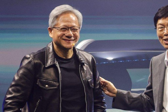 Chiếc áo da biểu tượng của CEO Nvidia Jensen Huang được đấu giá gần 1 triệu USD