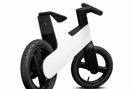 Tesla ra mắt xe thăng bằng Balance Bike: Chiến lược tiếp cận khách hàng từ 2 tuổi