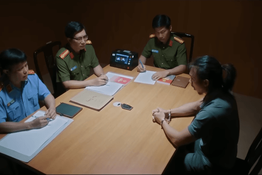 Lửa trắng tập 10: Băng Santana lộ diện thủ đoạn mới và nghi vấn nội gián tại Sơn Hải