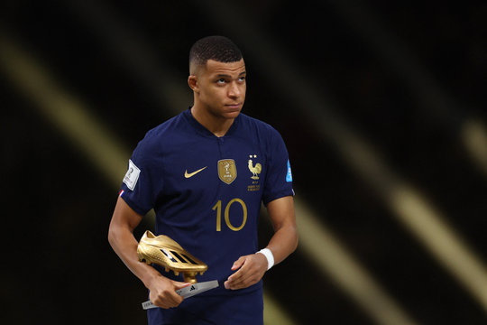 Mbappé bứt phá trước Messi, Saka lập hat-trick trong trận cầu 10 bàn tại World Cup 2026