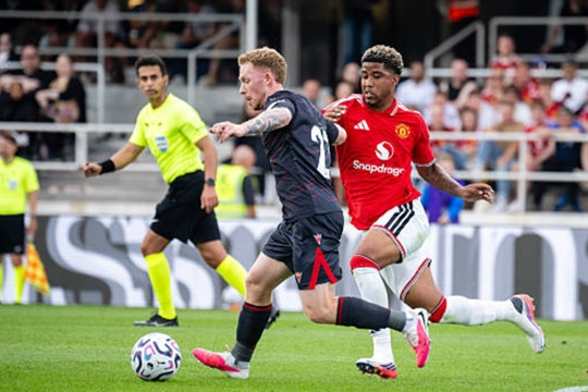 Andrey Santos rực sáng trong ngày Man United sẩy chân trước Wrexham
