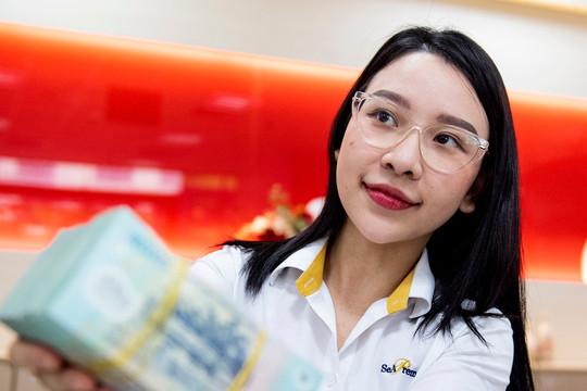 Lãi suất cho vay bình quân tại 8 ngân hàng vượt ngưỡng 10%/năm