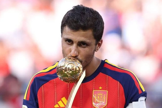 Rodri đoạt Quả bóng vàng World Cup 2026: Sự trở lại vĩ đại của bộ não Tây Ban Nha