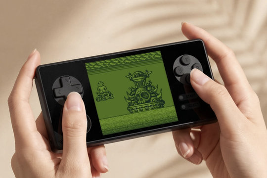 GKD 350H Ultra: Máy chơi game cầm tay vỏ nhôm với màn hình độ phân giải siêu cao