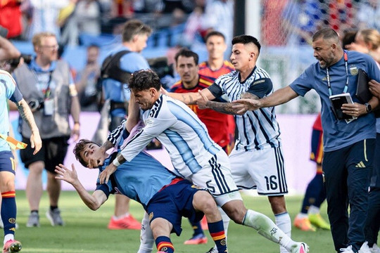 Argentina bị gọi là "nỗi ô nhục" sau chung kết World Cup 2026, Italia đàm phán với Pep Guardiola