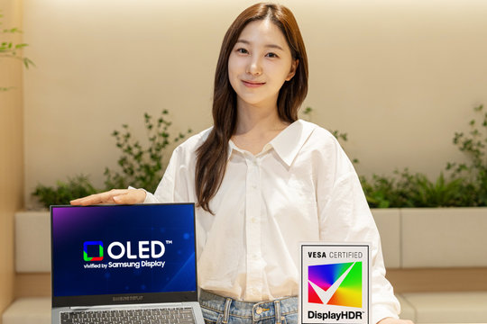 Samsung ra mắt tấm nền tandem OLED 1.600 nit: Bước ngoặt hiển thị cho laptop thế hệ mới
