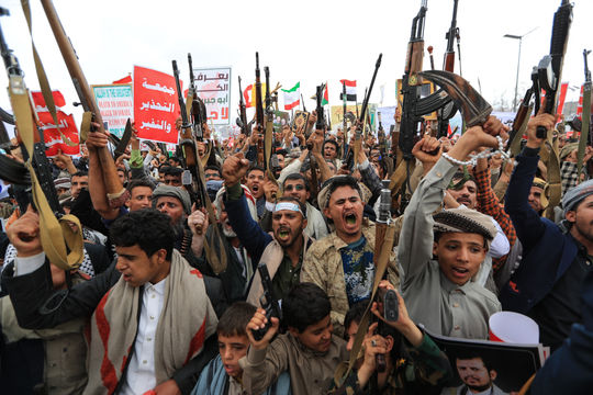 Iran tấn công các mục tiêu quân sự của Mỹ, Houthi đe dọa mở rộng chiến tranh Trung Đông