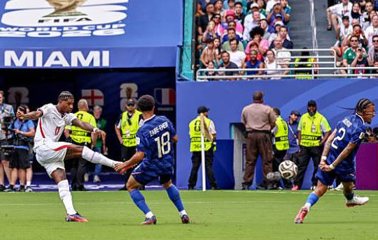 MU chặn đường Rashford sang Arsenal và Chelsea, Juventus nhắm Găng tay vàng Martinez