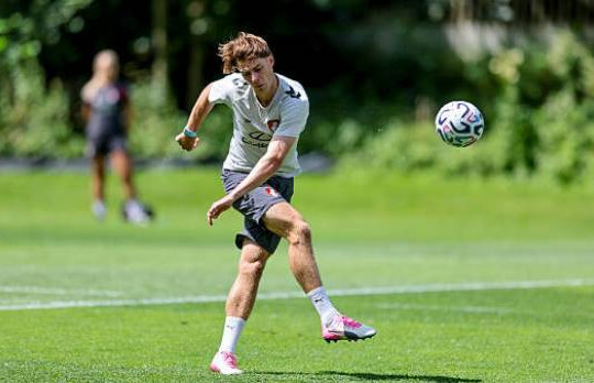 MU nhắm tiền vệ Alex Scott: Mảnh ghép hoàn hảo cho tuyến giữa dưới thời HLV Carrick