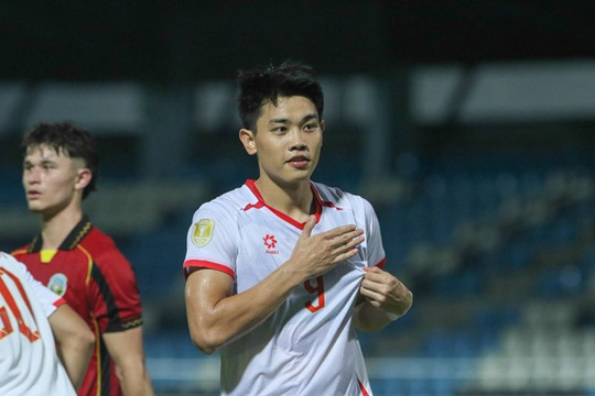 Đình Bắc tỏa sáng rực rỡ với hat trick trong chiến thắng 7-0 của tuyển Việt Nam