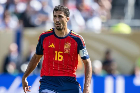 Real Madrid nhắm Rodri cho mùa hè 2026, Man Utd chốt tương lai Bruno Fernandes