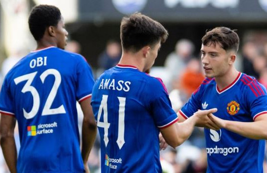 MU đè bẹp Rosenborg 5-0: Dàn sao trẻ Carrington giúp Carrick giải bài toán nhân sự