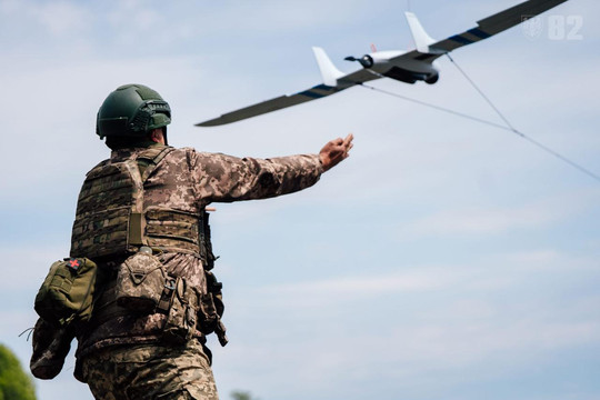 Ukraine tích hợp UAV đánh chặn lên trực thăng Sea King để đối phó UAV Geran