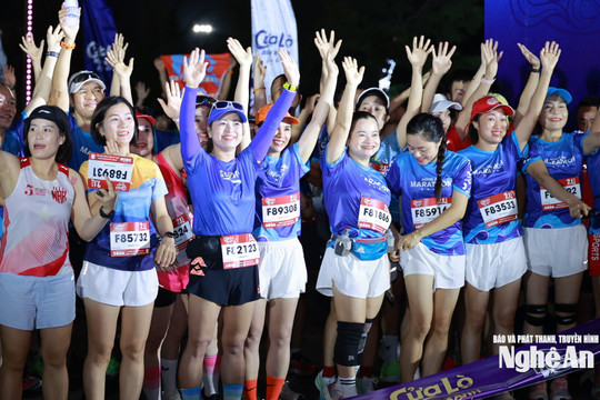 1.500 vận động viên tham dự Giải Marathon Cửa Lò biển xanh vẫy gọi