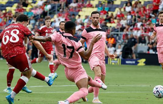 Liverpool lội ngược dòng đánh bại Sunderland 4-2 trong cơn mưa bàn thắng tại GEODIS Park