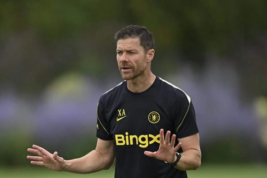 Xabi Alonso công bố danh sách du đấu Chelsea: Cơ hội cho mầm non Cobham và đòn thanh lọc lực lượng
