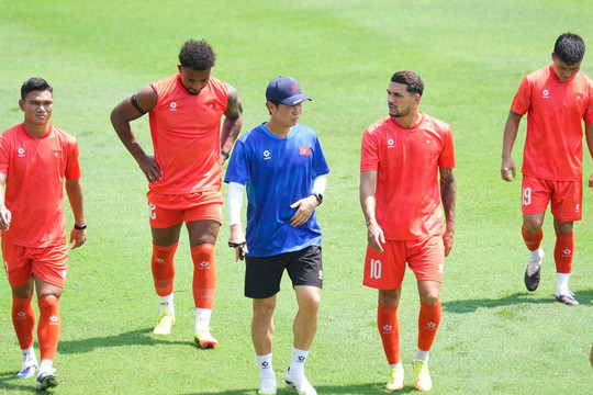 Tuyển Việt Nam rèn quân cho đại chiến Singapore sau chiến thắng 7-0 ở ASEAN Cup