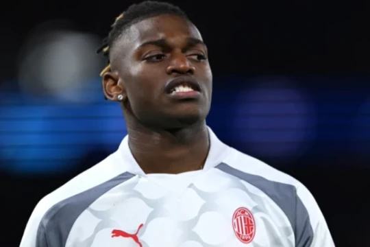 Barcelona quyết chiêu mộ Rafael Leao: Cuộc đua 70 triệu euro và bài toán tài chính