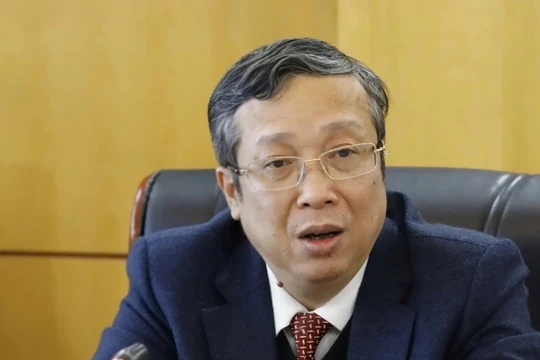 Khai trừ ra khỏi Đảng Thứ trưởng Bộ Nông nghiệp và Môi trường Hoàng Trung và 4 cựu cán bộ
