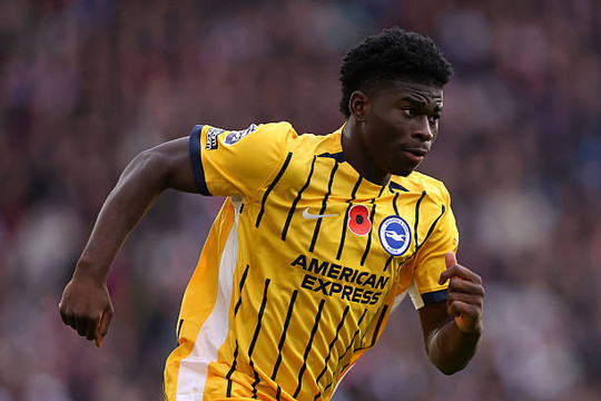 Carlos Baleba có thể là mảnh ghép dài hạn cho tuyến giữa Manchester United