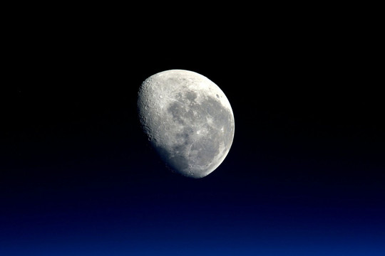 Tầng trên Falcon 9 sắp va vào Mặt Trăng: thông số, vị trí và giá trị quan sát khoa học