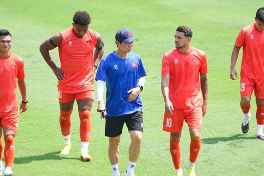 Việt Nam thắng Timor Leste 7-0 nhưng phải chắt chiu bàn thắng trong cuộc đua Indonesia