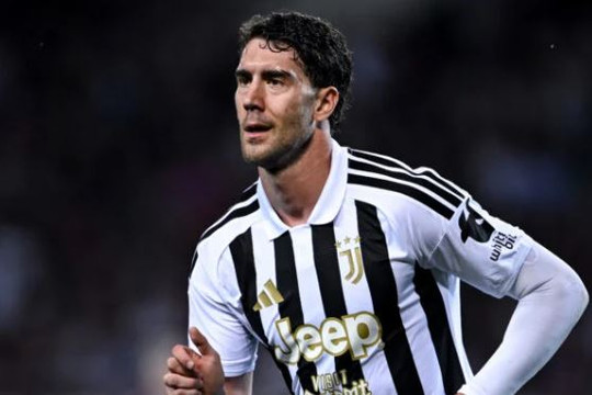 Dusan Vlahovic và Benjamin Sesko: Cặp song sát trung phong trong mơ của HLV Michael Carrick tại MU