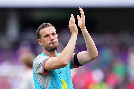 Chelsea hoàn tất chữ ký với Jordan Henderson: Làn sóng tranh cãi tại Stamford Bridge