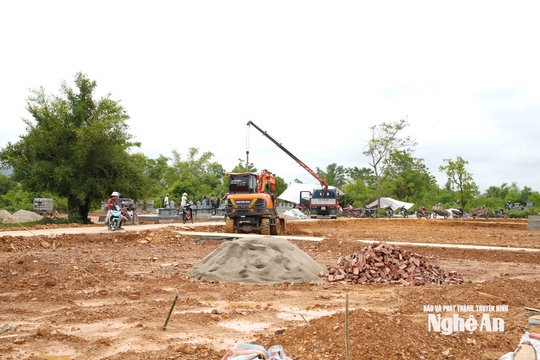 Cao tốc Vinh - Thanh Thủy: Vì sao có nơi bàn giao mặt bằng sớm, có nơi vẫn "mắc"?