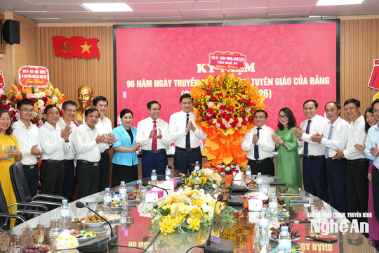 Lãnh đạo tỉnh chúc mừng ngày truyền thống ngành Tuyên giáo của Đảng