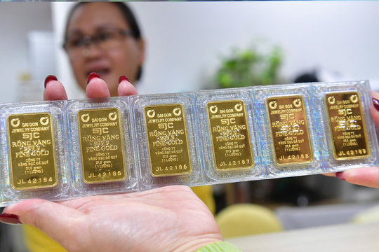 Giá vàng ngày mới 1/8/2026: Giá vàng SJC, nhẫn 9999 và giá vàng thế giới