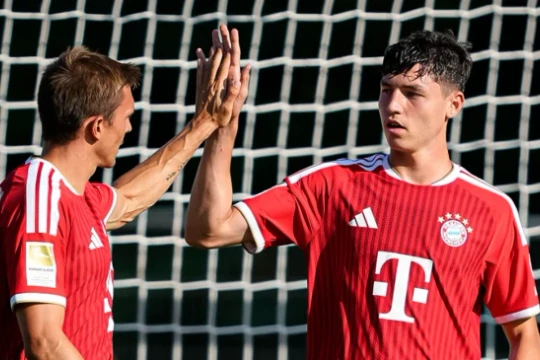 Bayern Munich đè bẹp Rottach-Egern 15-0: Màn dạo chơi bùng nổ của thầy trò Vincent Kompany
