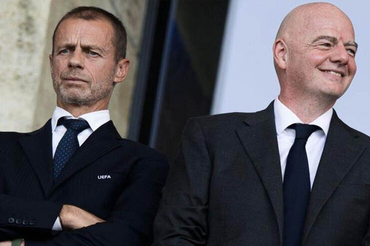 Chủ tịch FIFA Gianni Infantino đối mặt làn sóng đòi từ chức vì ý định bán World Cup