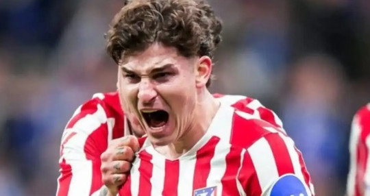 Barcelona bác bỏ đơn kiện từ Atletico Madrid, dốc lực chiêu mộ Julian Alvarez 100 triệu euro