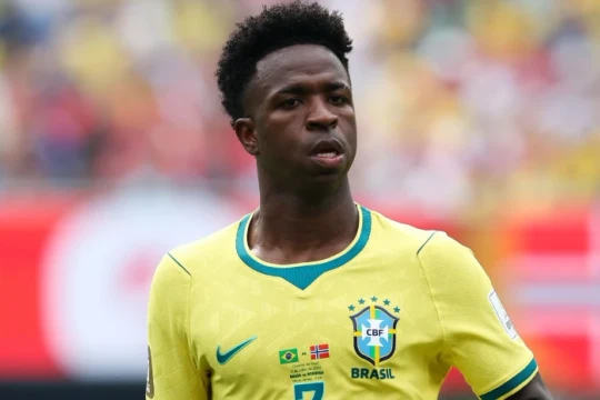 Real Madrid sẵn sàng bán Vinicius Jr, Inter Milan đàm phán mua Curtis Jones
