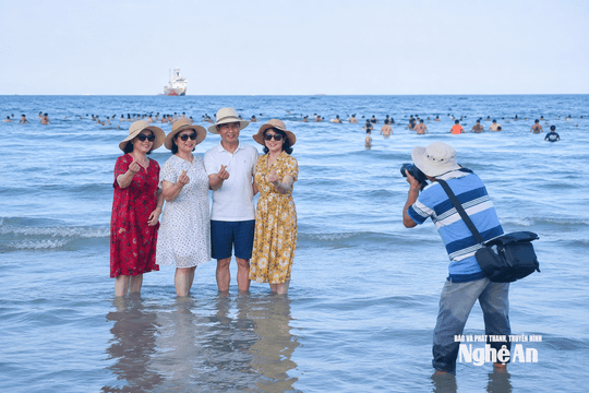 Những dịch vụ lặng lẽ “nhường sân khấu” trong thời đại số