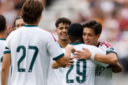 Endrick tỏa sáng cùng dàn sao trẻ, Real Madrid hòa 2-2 Fiorentina trong trận giao hữu kịch tính